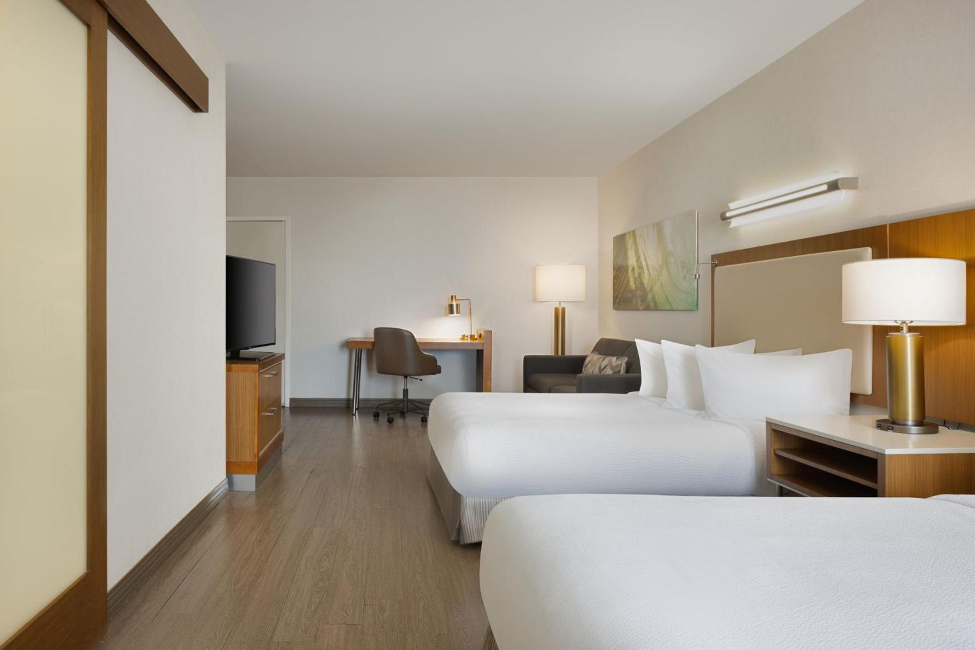 Springhill Suites Orange Beach At The Wharf Exterior photo