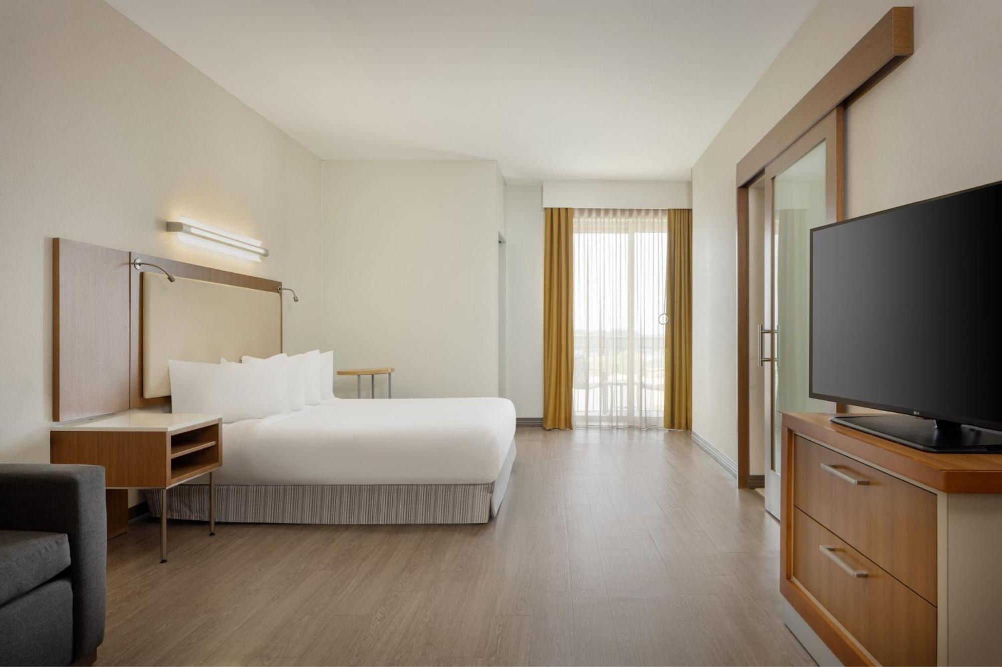 Springhill Suites Orange Beach At The Wharf Exterior photo